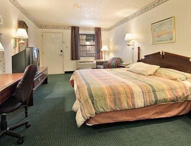 Super 8 By Wyndham Ruston Motel Room photo